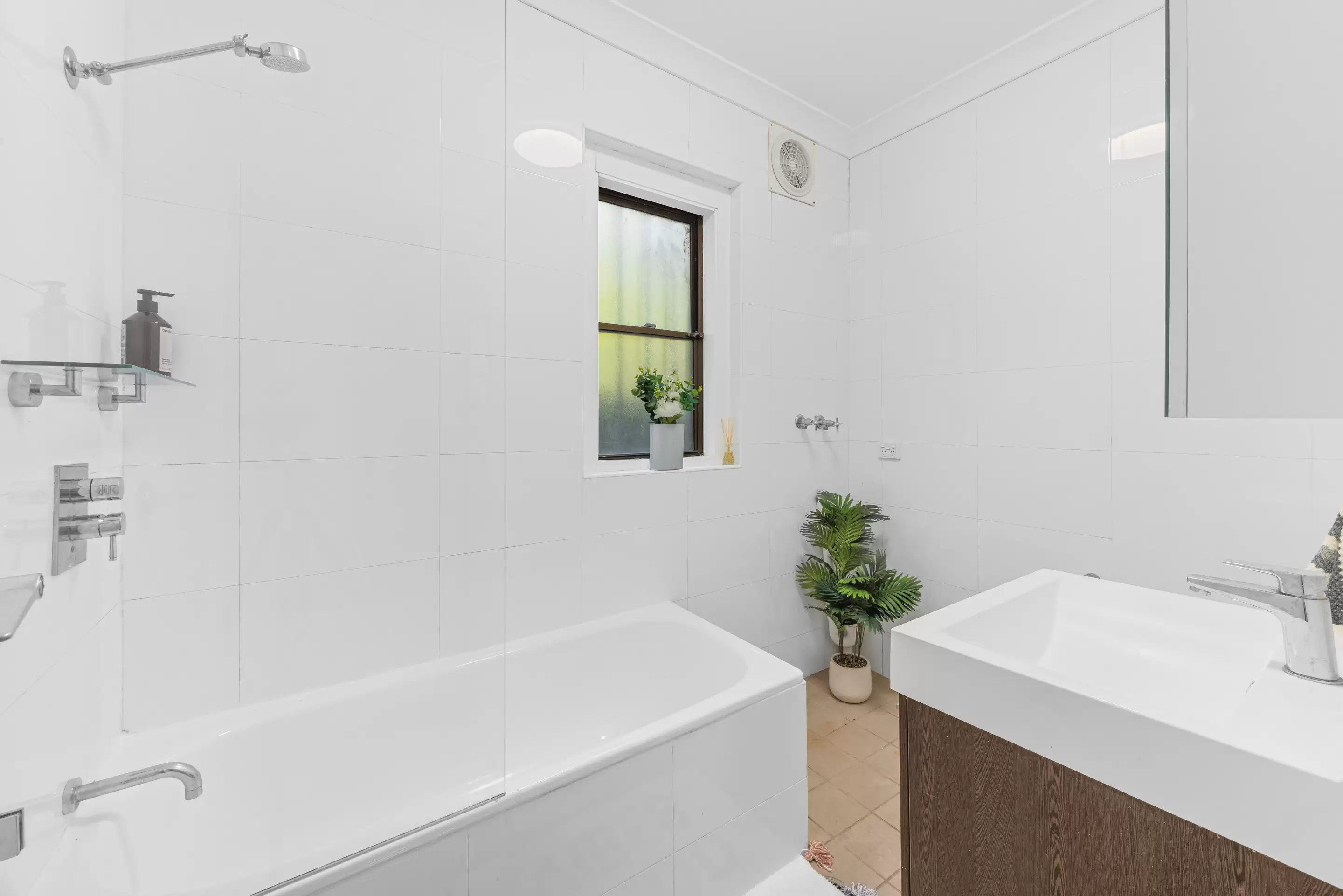 1/66 Birriga Road, Bellevue Hill Leased by Bradfield Badgerfox - image 1