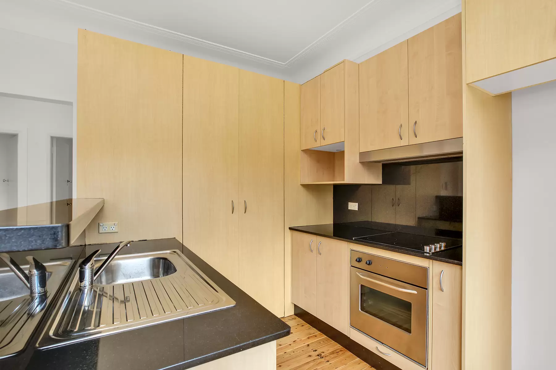 1/24b Arthur Street, Randwick Leased by Bradfield Badgerfox - image 1