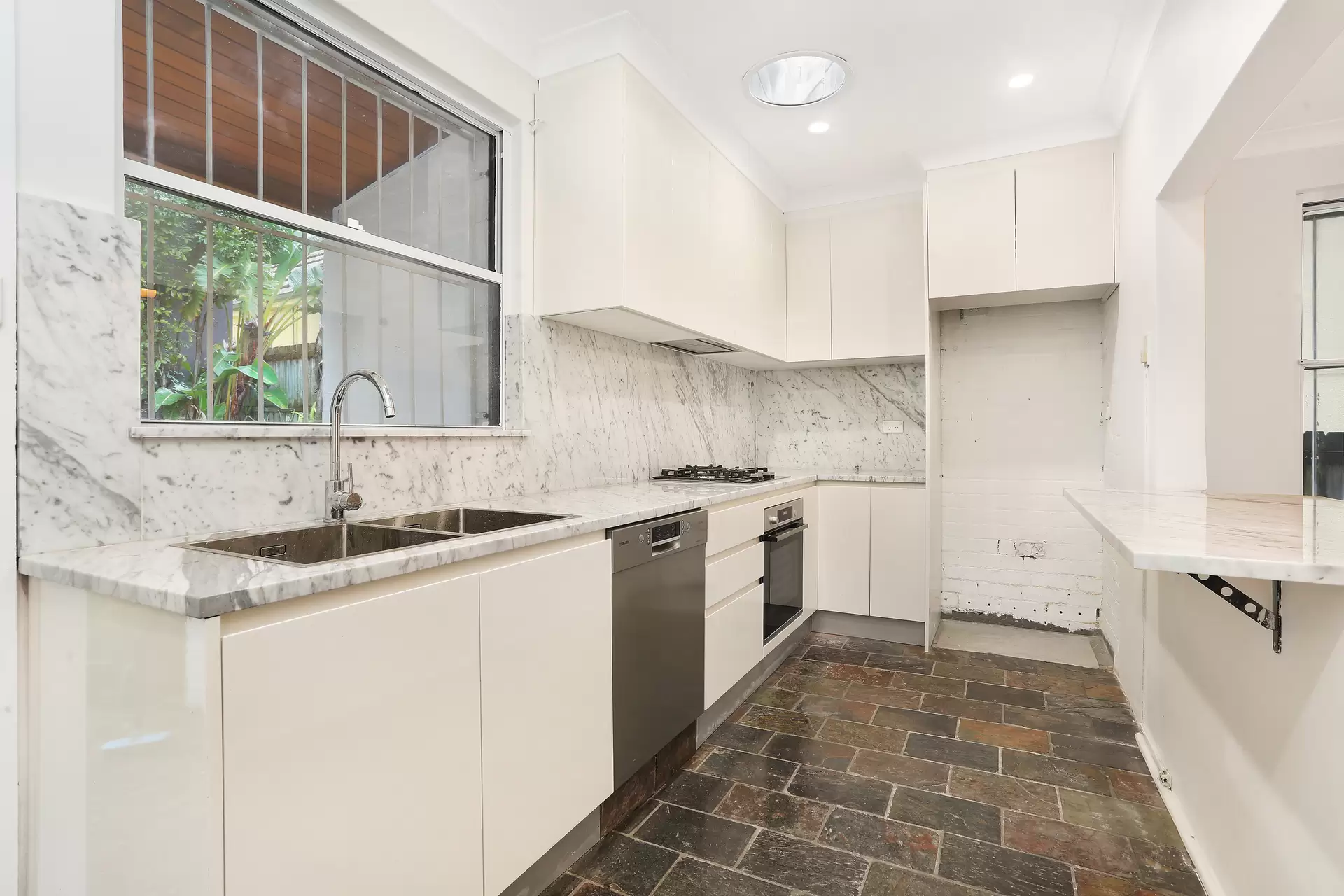 224 Edgecliff Road, Woollahra Leased by Bradfield Badgerfox - image 1