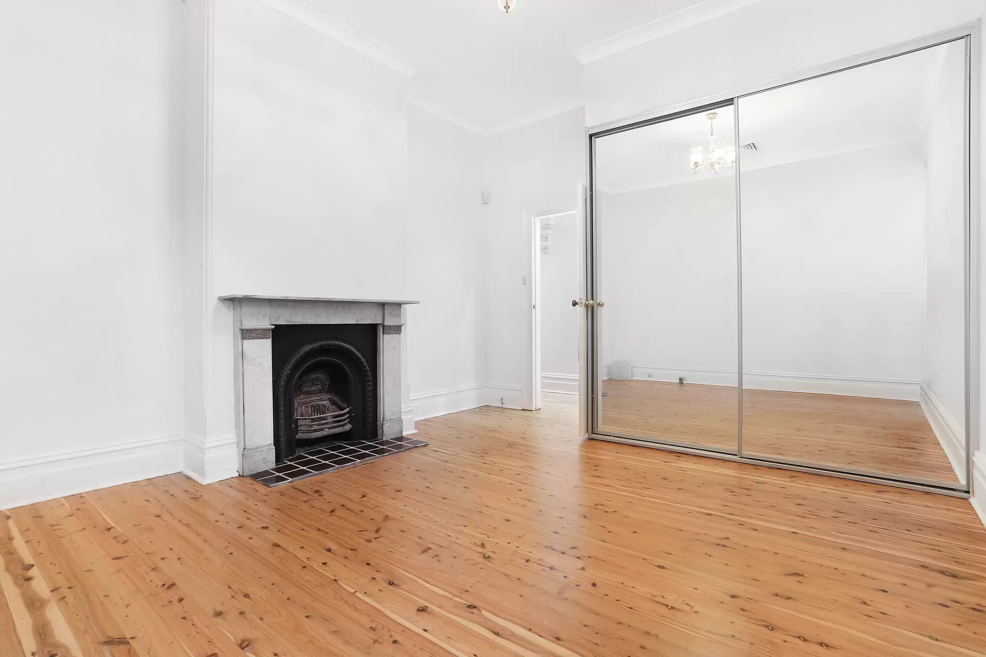 224 Edgecliff Road, Woollahra Leased by Bradfield Badgerfox - image 1