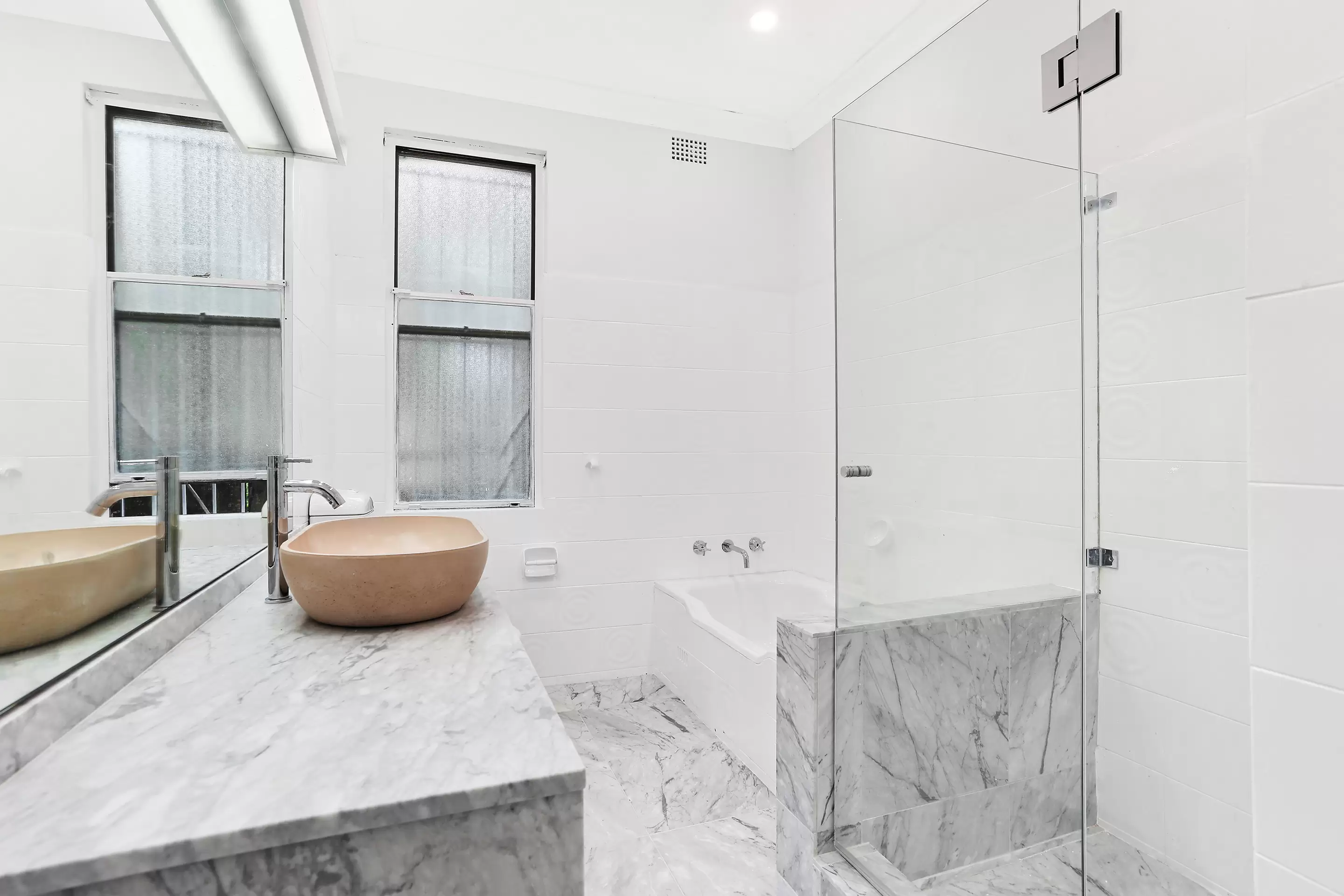 224 Edgecliff Road, Woollahra Leased by Bradfield Badgerfox - image 1