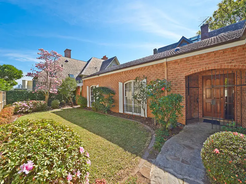 4 WOLSELEY Road, Point Piper Sold by Bradfield Badgerfox - image 1