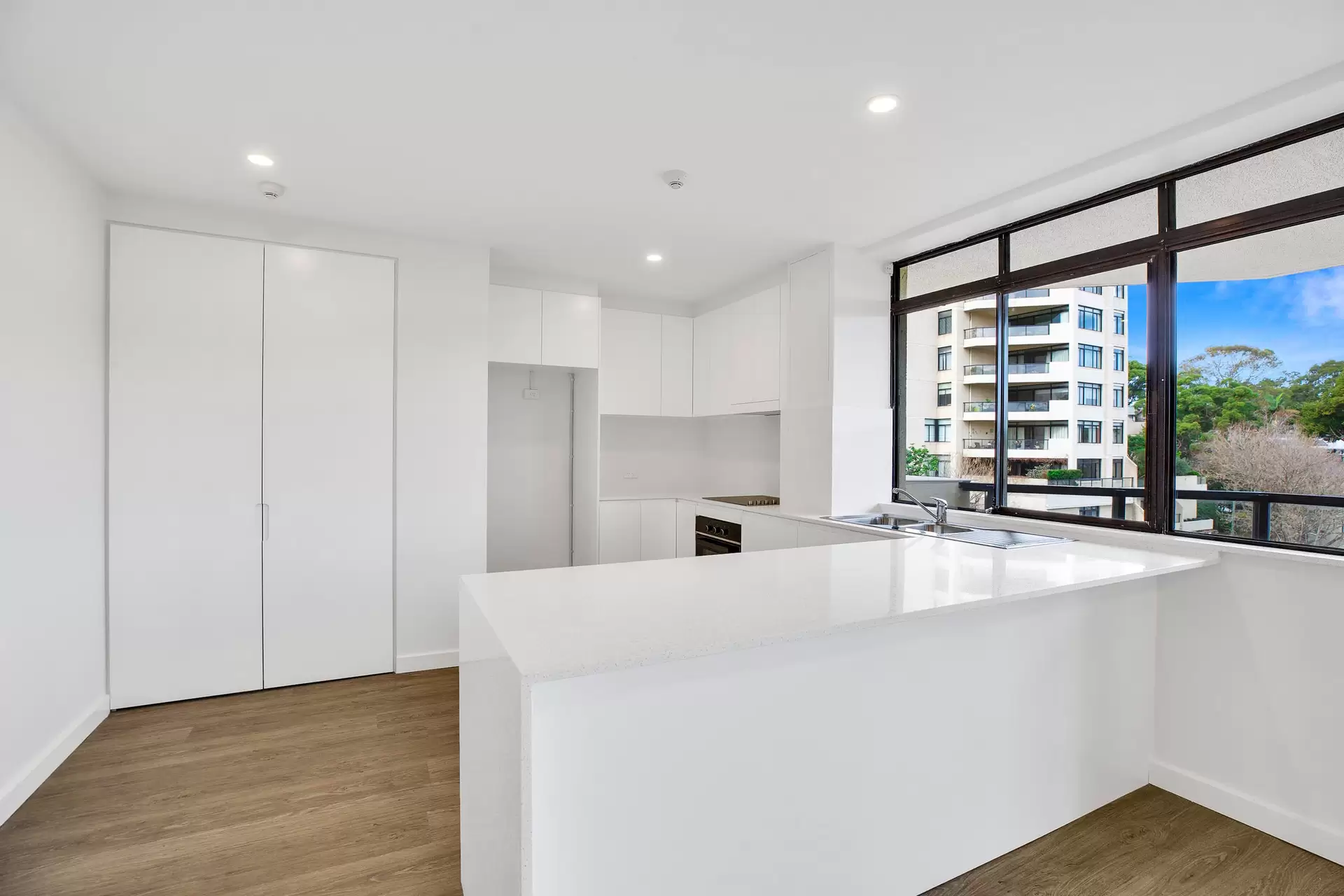 810/180 Ocean Street, Edgecliff Leased by Bradfield Badgerfox - image 1