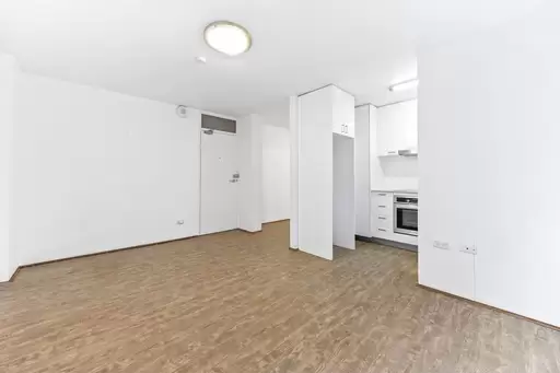 2/51 Roslyn Gardens, Elizabeth Bay Leased by Bradfield Badgerfox