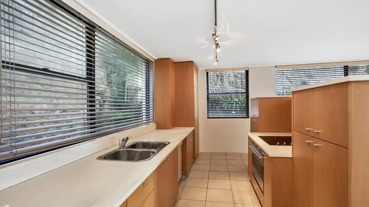 21/95 Elizabeth Bay Road, Elizabeth Bay Leased by Bradfield Badgerfox - image 1