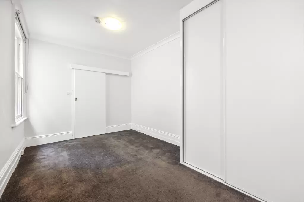 2/96 Cathedral Street, Woolloomooloo Leased by Bradfield Badgerfox
