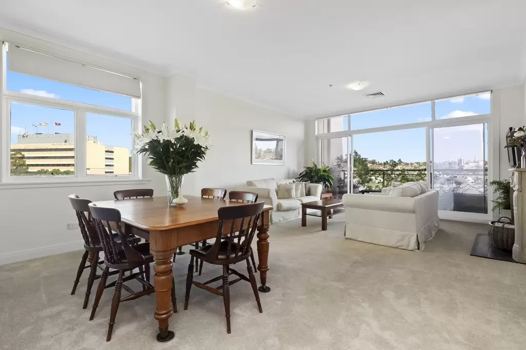 606/2 Darling Point Road, Darling Point Auction by Bradfield Badgerfox