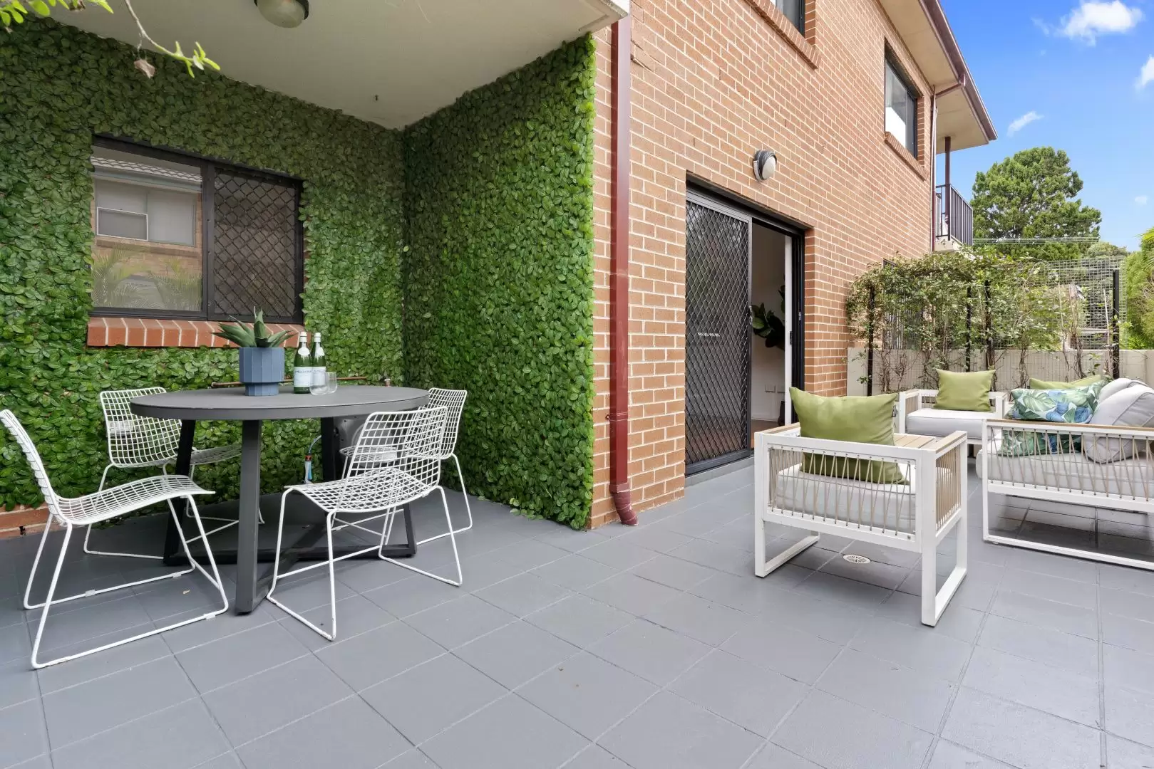 2/55-57 Chester Avenue, Maroubra Leased by Bradfield Badgerfox - image 1