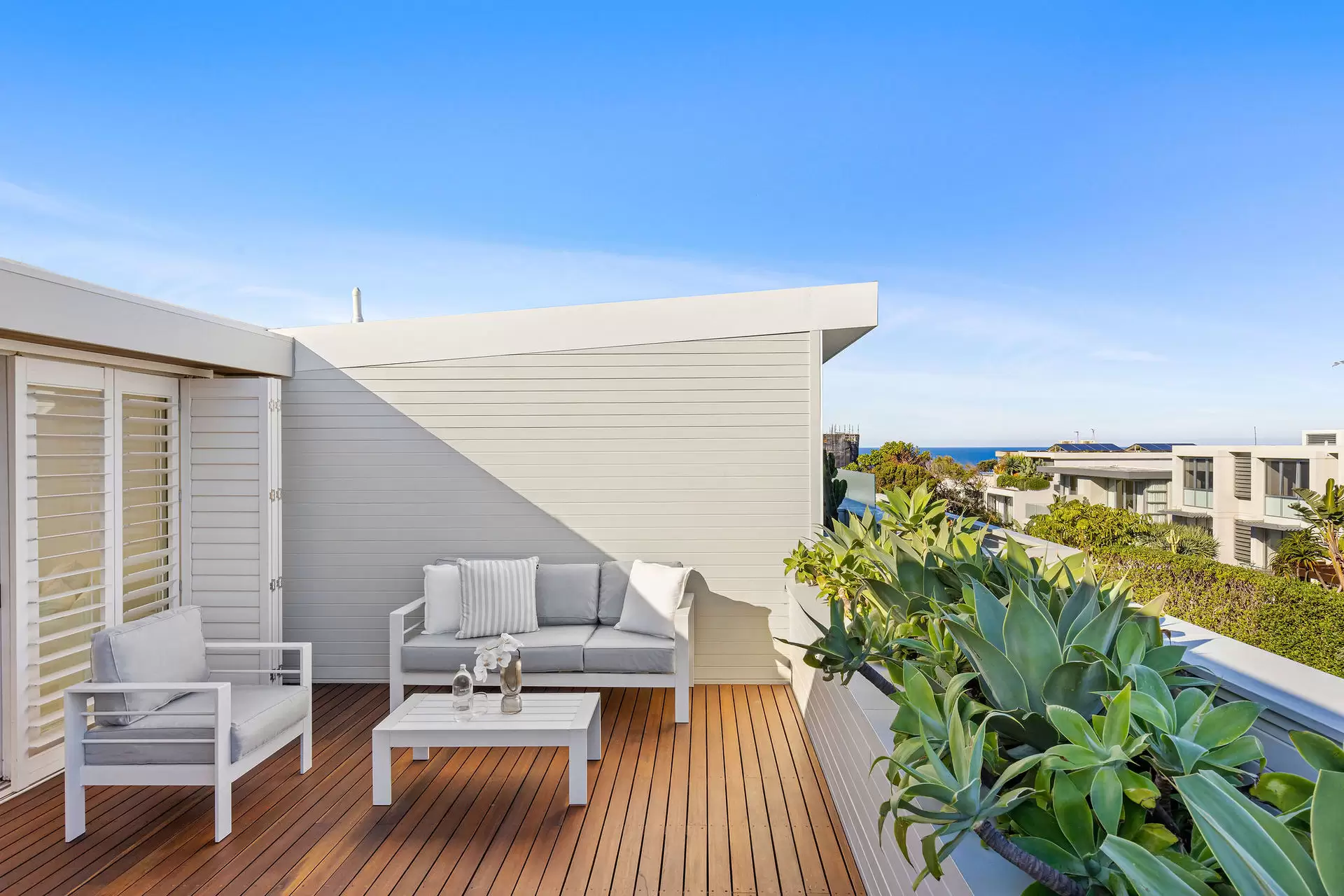 79a Fletcher Street, Tamarama Sold by Bradfield Badgerfox - image 1