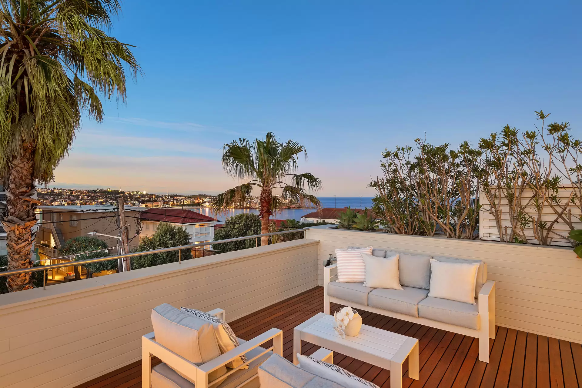 79a Fletcher Street, Tamarama Sold by Bradfield Badgerfox - image 1