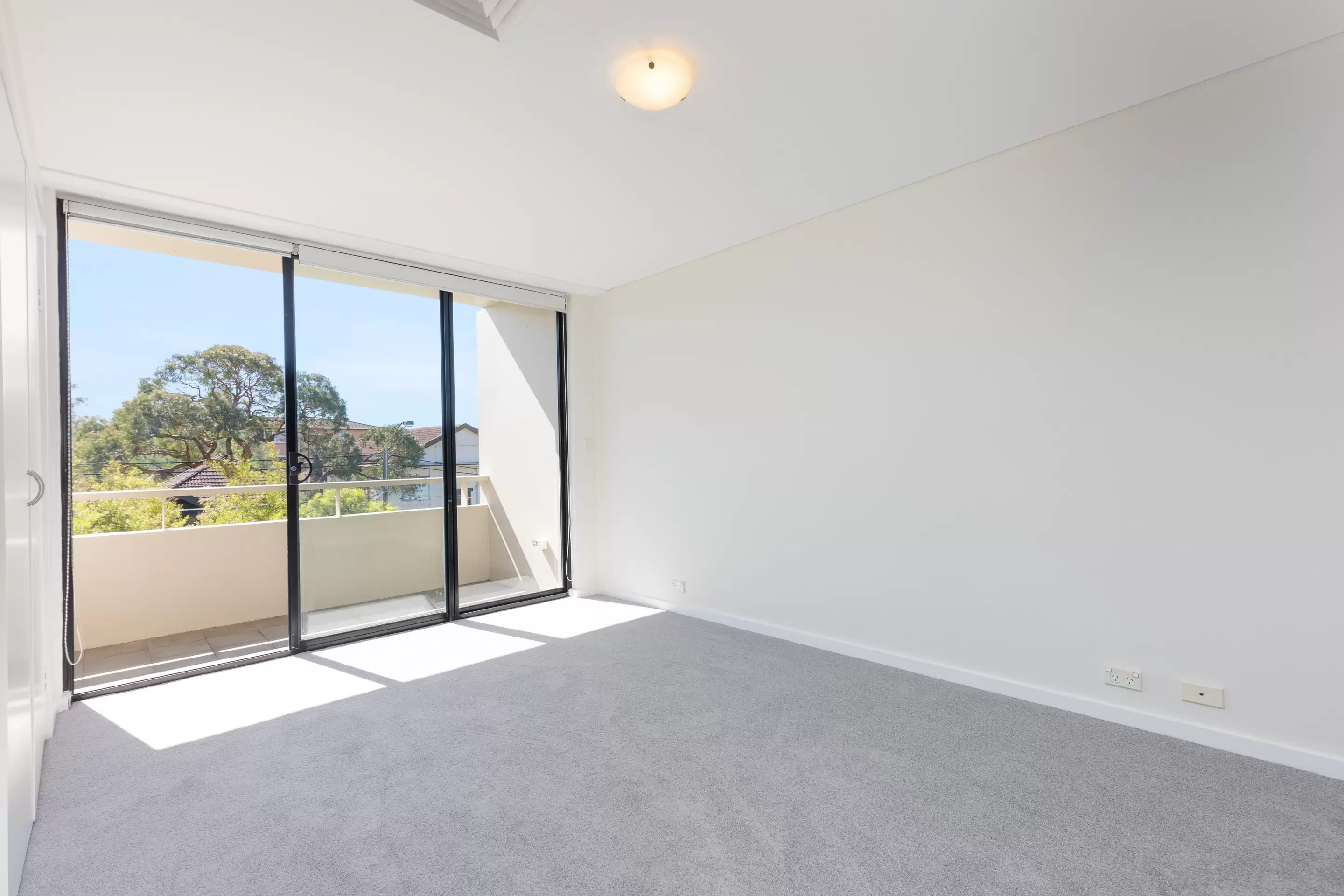 11/197 Birrell Street, Bronte Leased by Bradfield Badgerfox - image 1