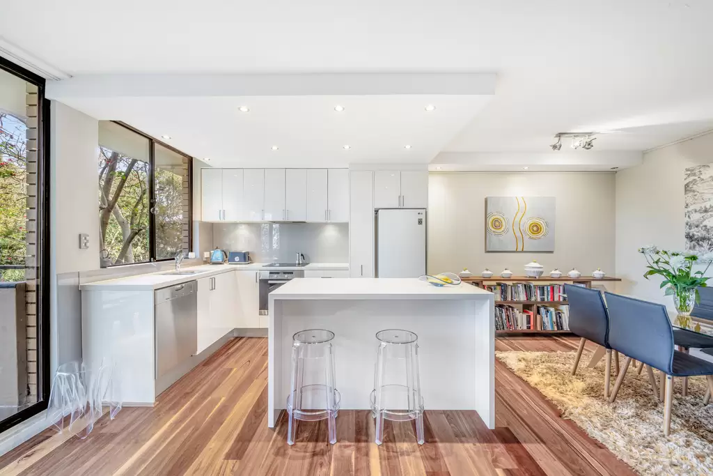 24/297 Edgecliff Road, Woollahra Leased by Bradfield Badgerfox