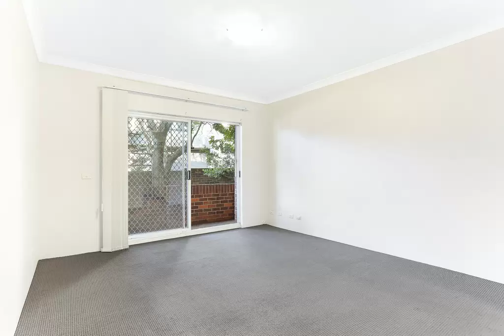 2/211 Old South Head Road, Bondi Leased by Bradfield Badgerfox