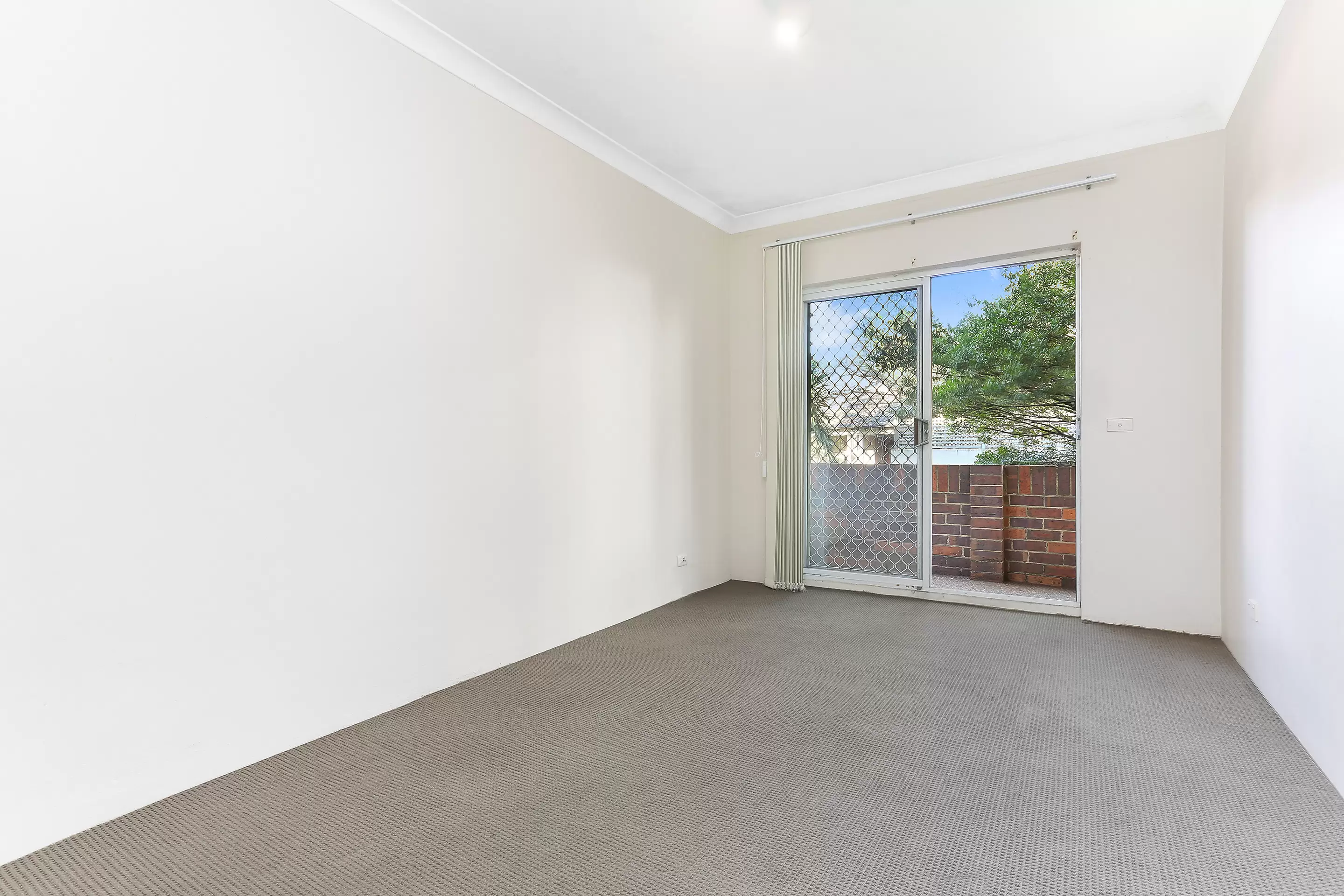 2/211 Old South Head Road, Bondi Leased by Bradfield Badgerfox - image 1