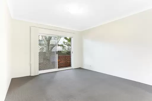 2/211 Old South Head Road, Bondi Leased by Bradfield Badgerfox