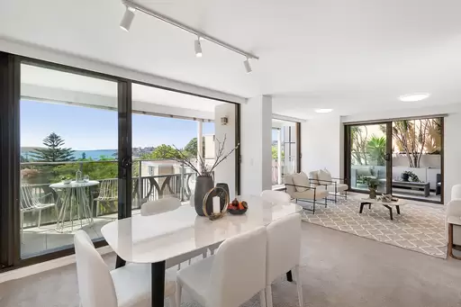 6/230-238 New South Head Road, Edgecliff Auction by Bradfield Badgerfox