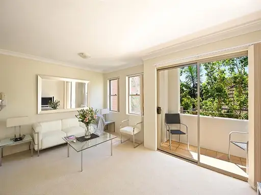 6/30 Ridge Street, North Sydney Sold by Bradfield Badgerfox