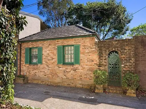 9A Pickering Lane, Woollahra Sold by Bradfield Badgerfox