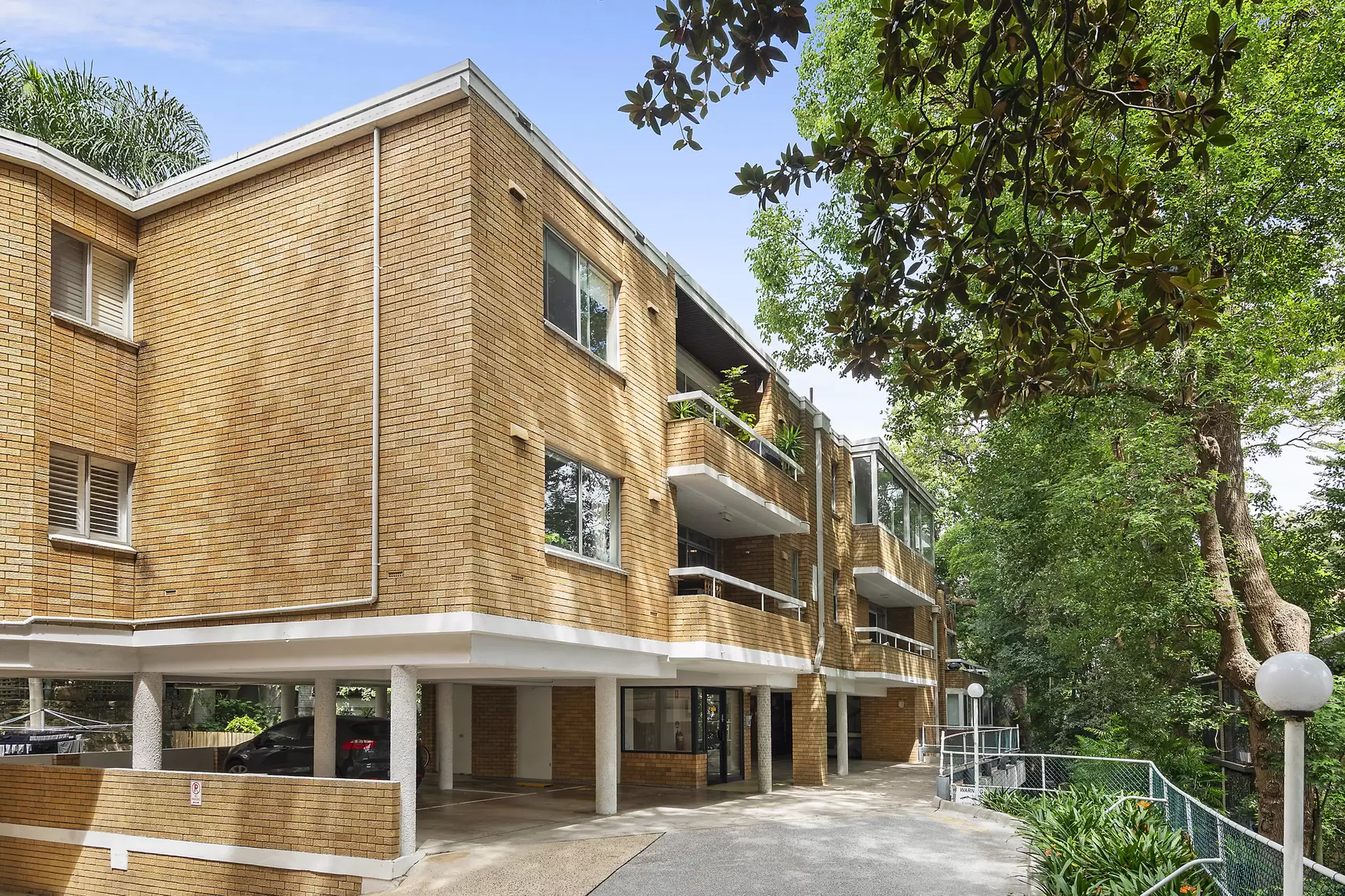 2/260 New South Head Road, Double Bay Sold by Bradfield Badgerfox - image 1