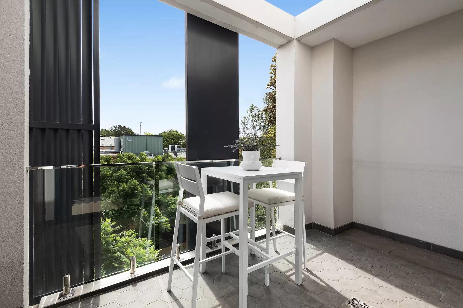 33/6 Danks Street, Waterloo Auction by Bradfield Badgerfox - image 1