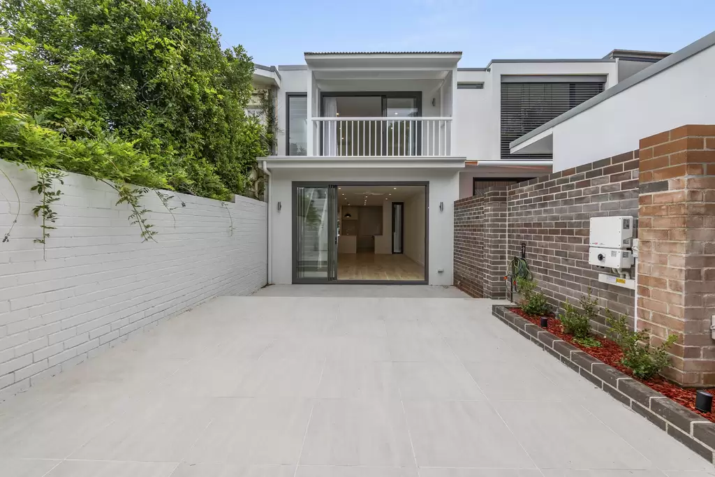 35 View Street, Woollahra Leased by Bradfield Badgerfox