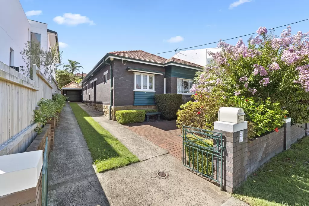 54 Portland Street, Dover Heights Auction by Bradfield Badgerfox