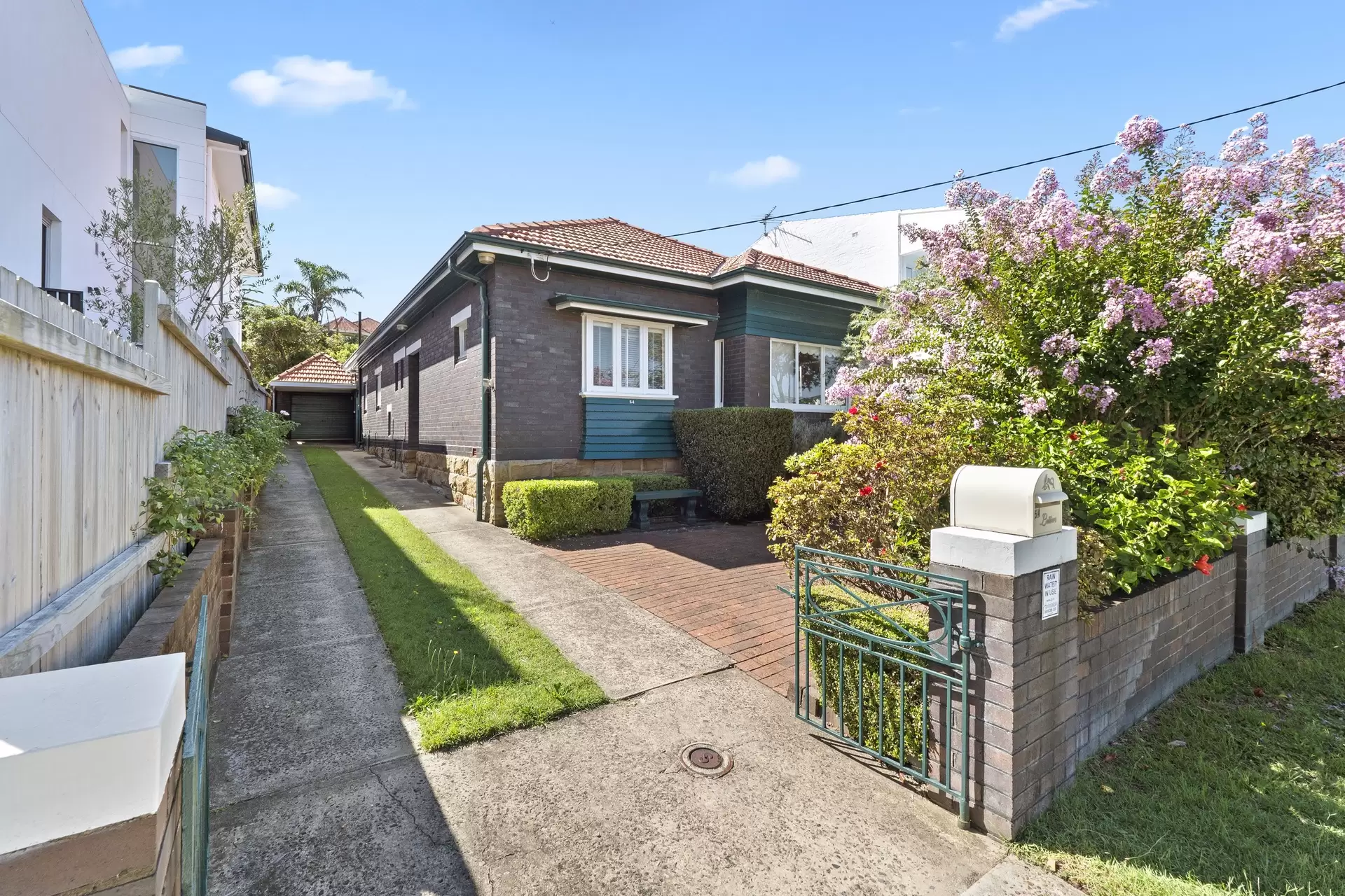 54 Portland Street, Dover Heights Auction by Bradfield Badgerfox - image 1