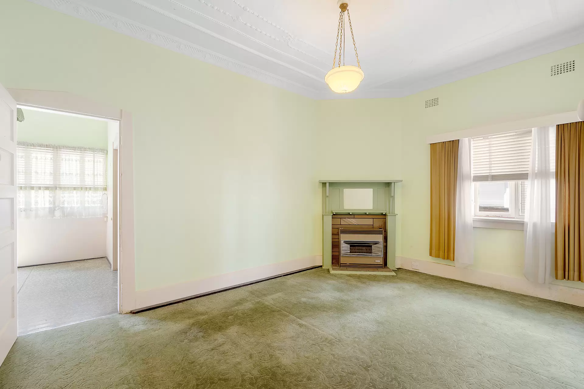 54 Portland Street, Dover Heights Sold by Bradfield Badgerfox - image 1