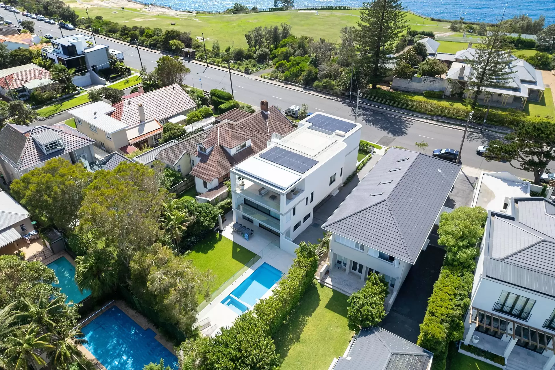 184 Old South Head Road, Vaucluse Sold by Bradfield Badgerfox - image 1
