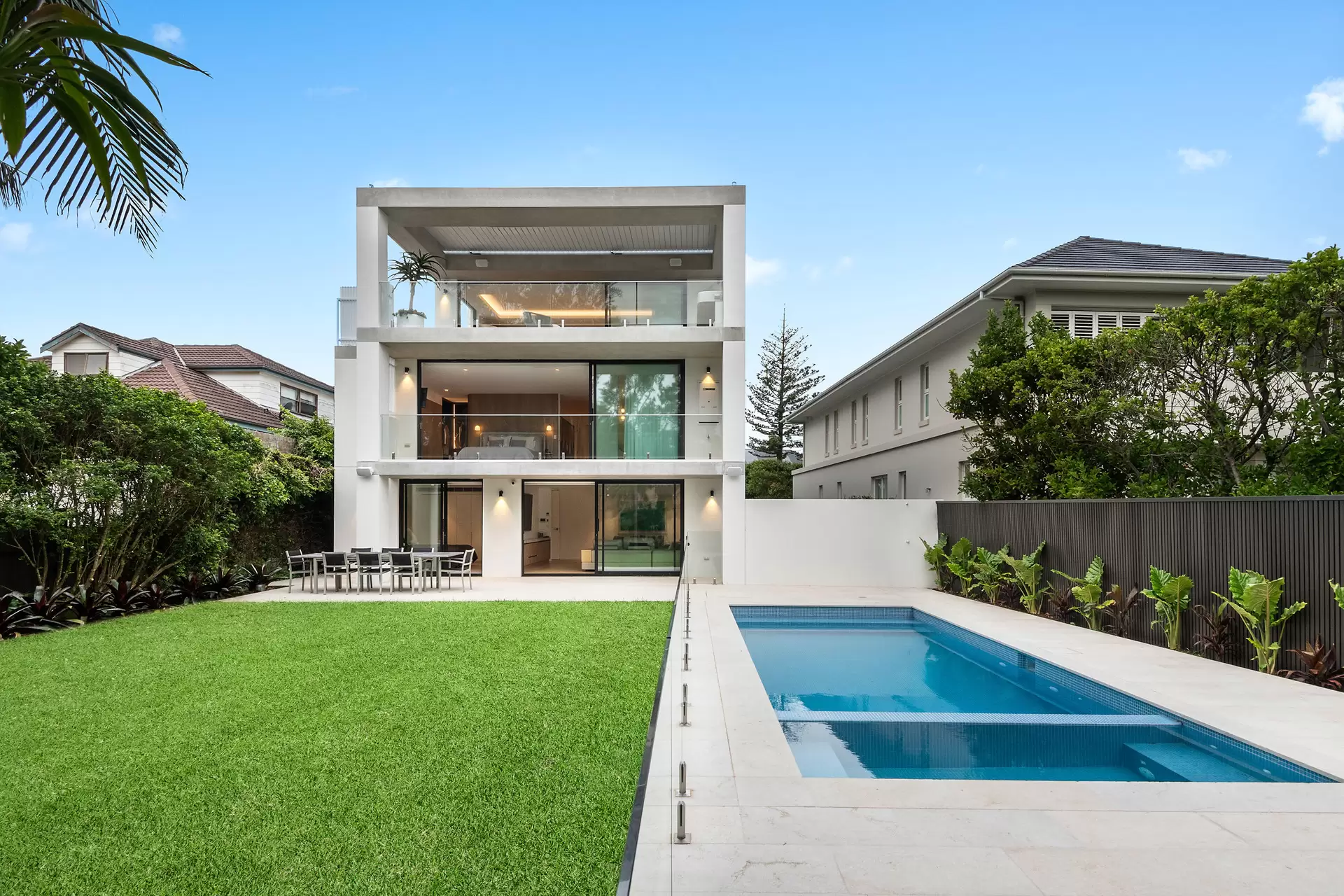 184 Old South Head Road, Vaucluse Auction by Bradfield Badgerfox - image 1