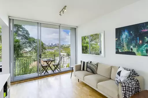 2/19 Eastbourne Road, Darling Point For Lease by Bradfield Badgerfox