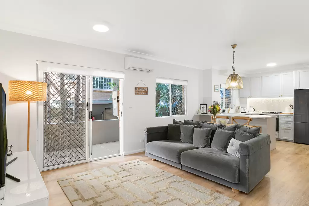 1/41-41A Meeks Street, Kingsford Sold by Bradfield Badgerfox