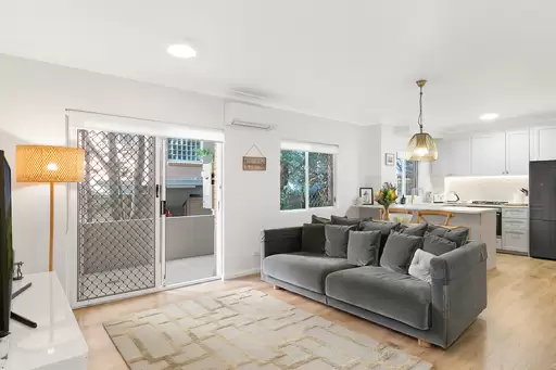 1/41-41A Meeks Street, Kingsford Sold by Bradfield Badgerfox