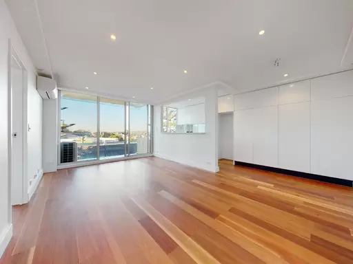 6D/3 DARLING POINT ROAD, Darling Point Leased by Bradfield Badgerfox