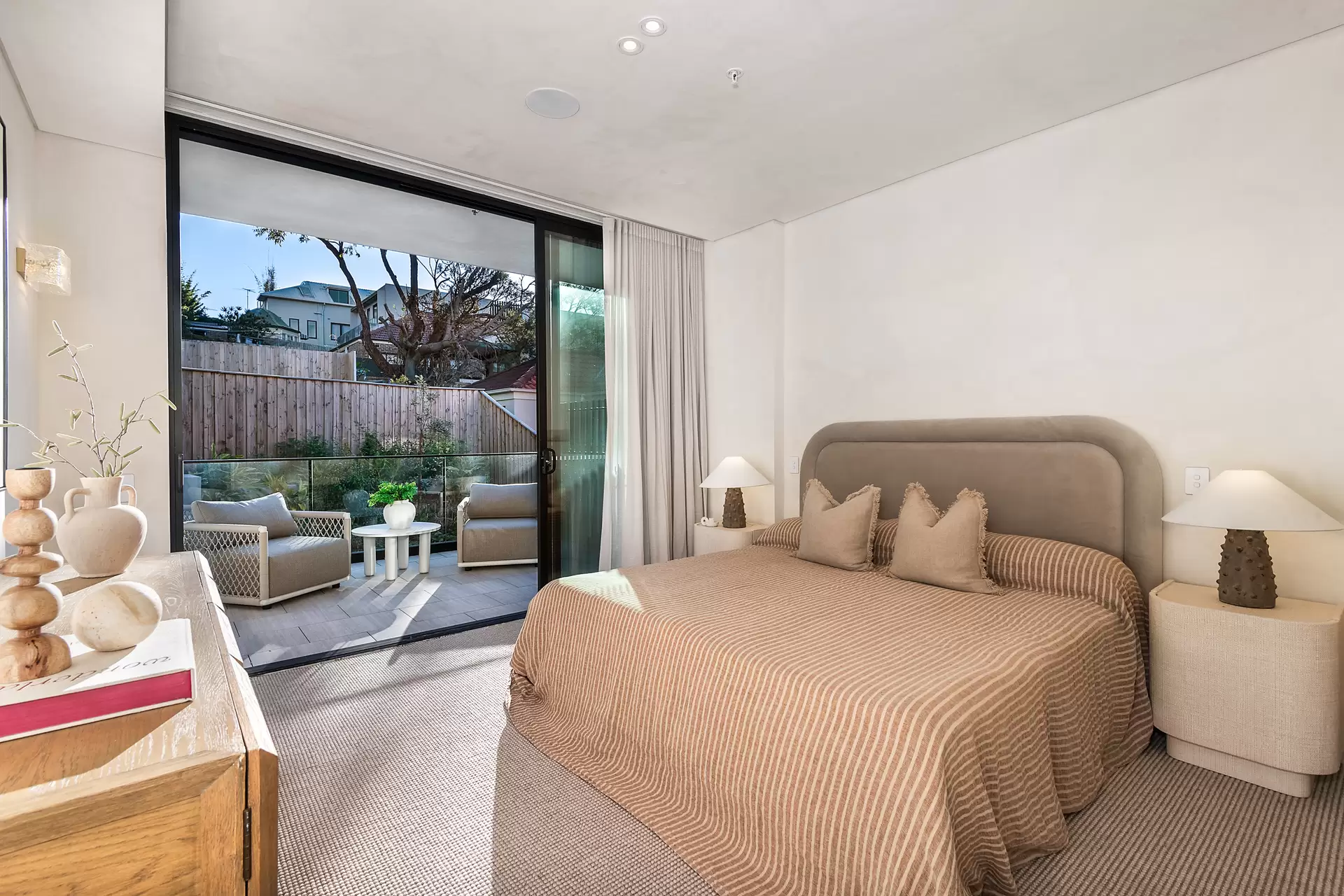 4/160 Brook Street, Coogee Auction by Bradfield Badgerfox - image 1