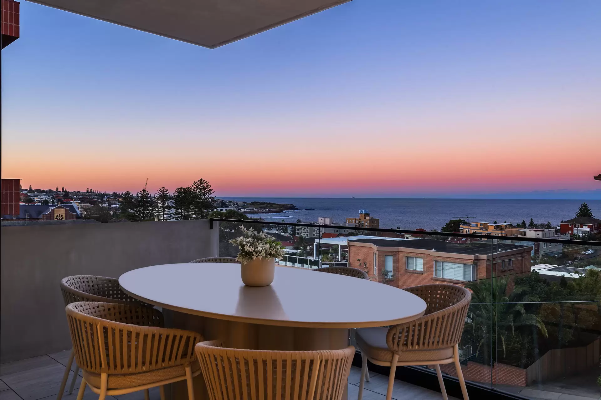 4/160 Brook Street, Coogee Auction by Bradfield Badgerfox - image 1