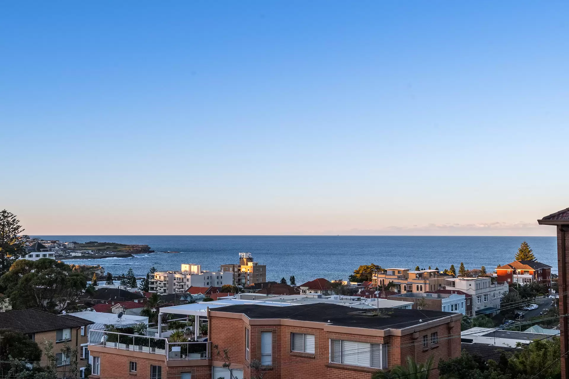 4/160 Brook Street, Coogee Auction by Bradfield Badgerfox - image 1