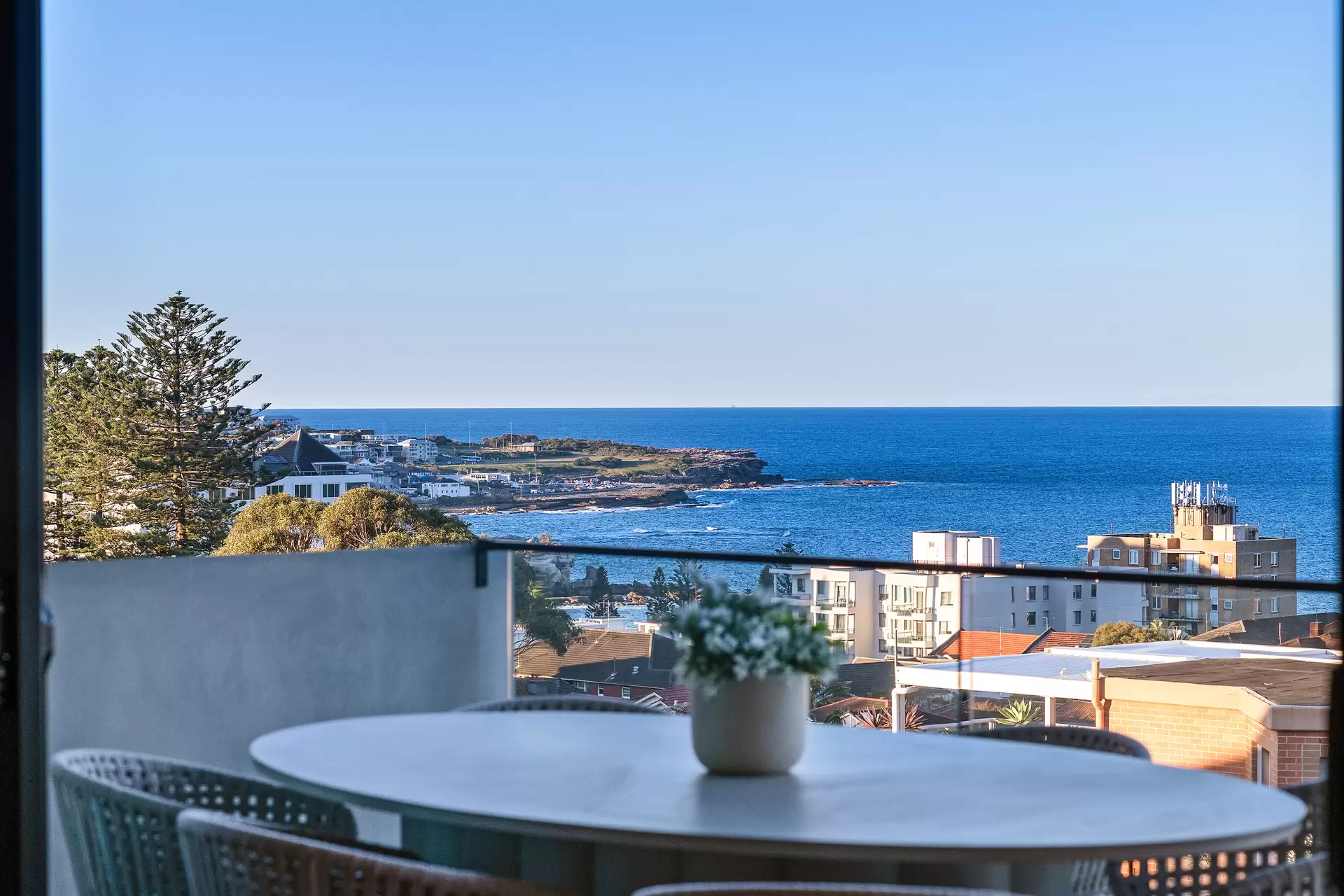 4/160 Brook Street, Coogee Auction by Bradfield Badgerfox - image 1