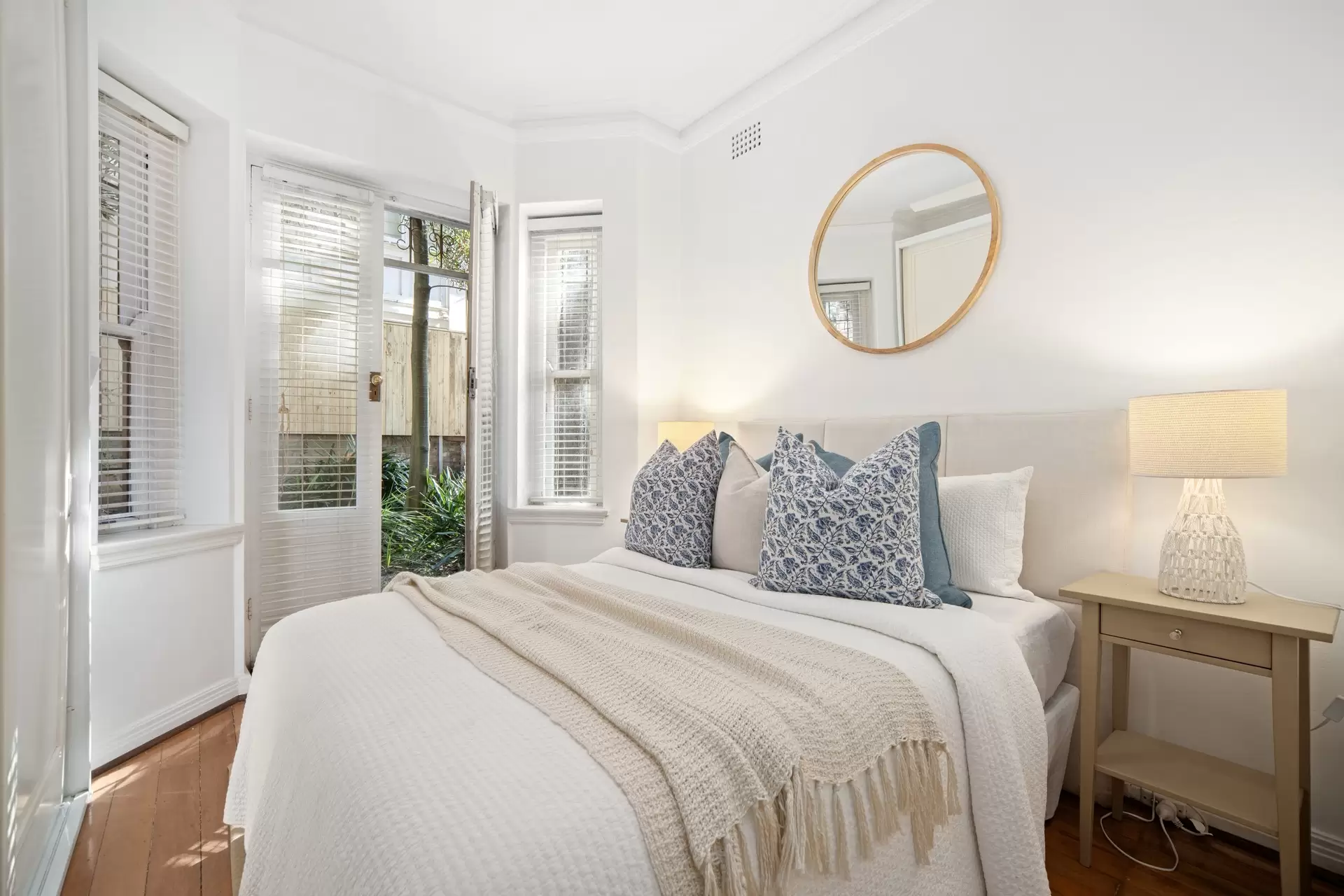 2/22 Greenoaks Avenue, Double Bay Auction by Bradfield Badgerfox - image 1