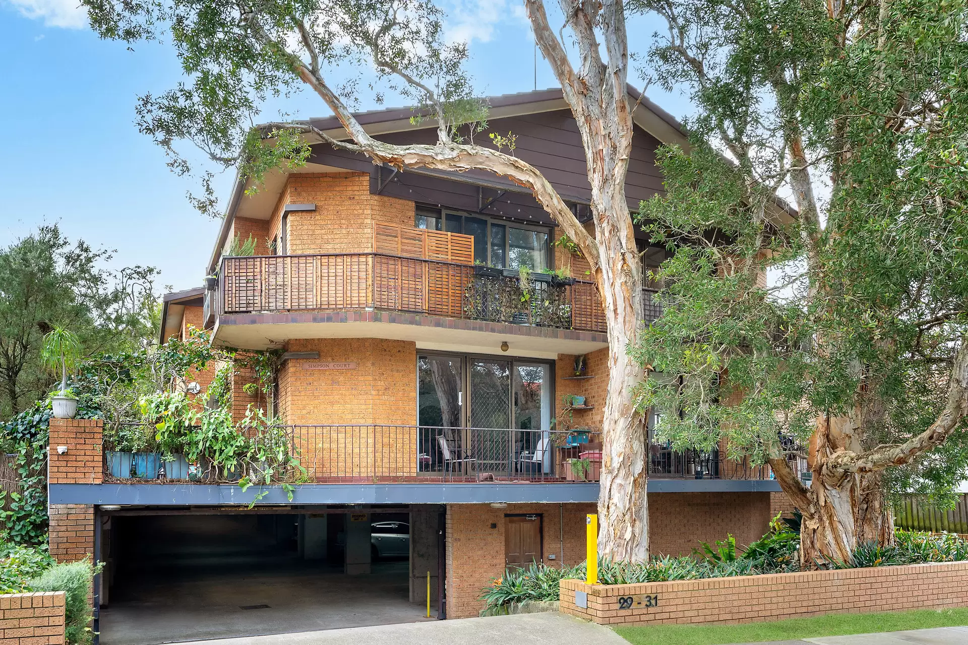 17/29-31 Simpson Street, Bondi Beach Auction by Bradfield Badgerfox - image 1