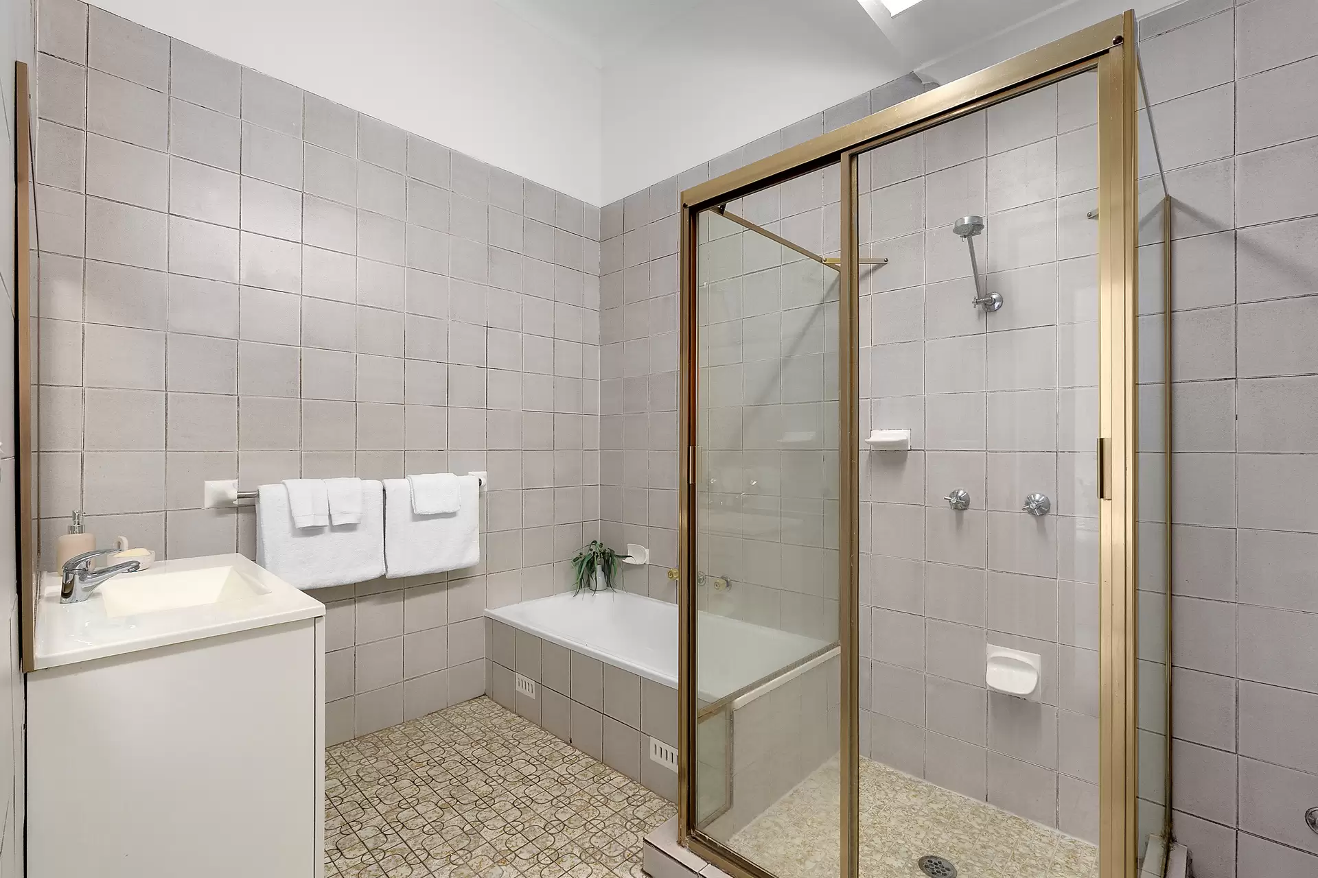 17/29-31 Simpson Street, Bondi Beach Auction by Bradfield Badgerfox - image 1