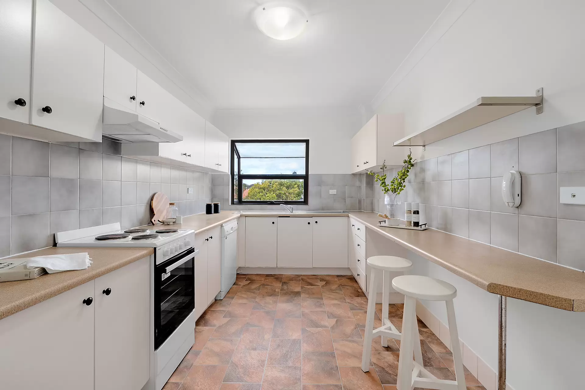 17/29-31 Simpson Street, Bondi Beach Auction by Bradfield Badgerfox - image 1