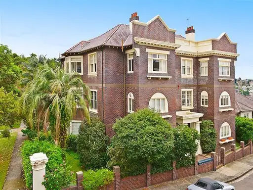 4/24 Sutherland Crescent, Darling Point Sold by Bradfield Badgerfox