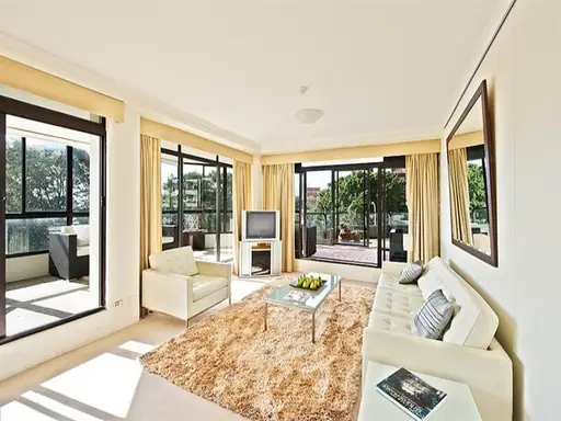 808/180 Ocean Street, Edgecliff Sold by Bradfield Badgerfox