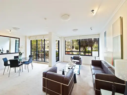 9/107 Darling Point Road, Darling Point Sold by Bradfield Badgerfox