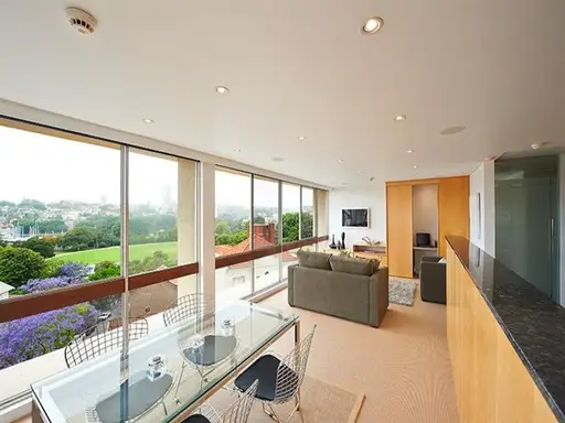 49/41 Roslyn Gardens, Elizabeth Bay Sold by Bradfield Badgerfox