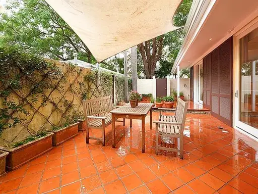 8 Marathon Lane, Darling Point Sold by Bradfield Badgerfox