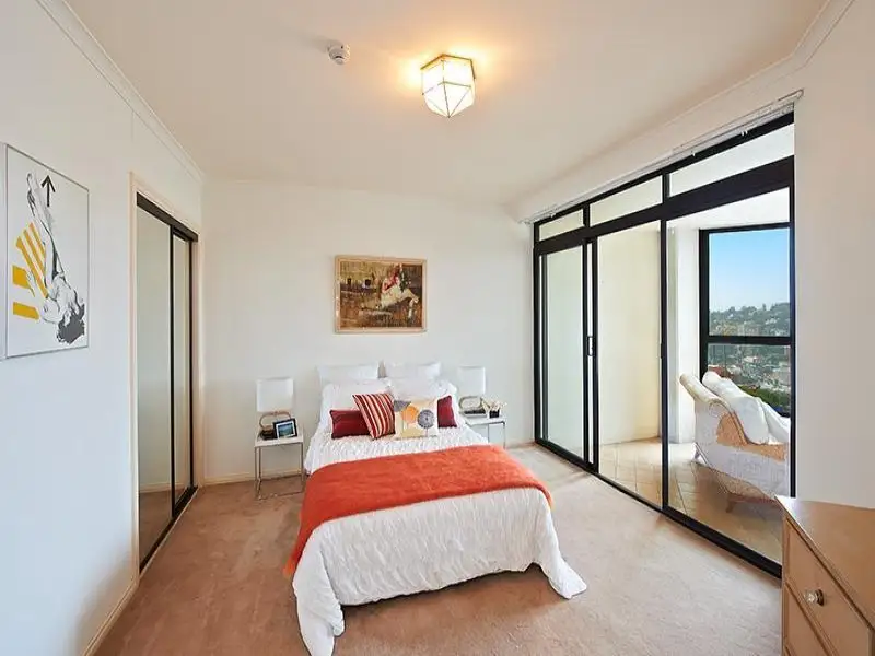 1703/180 Ocean Street, Edgecliff Sold by Bradfield Badgerfox - image 1