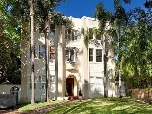 4/65 Darling Point Road, Darling Point Sold by Bradfield Badgerfox