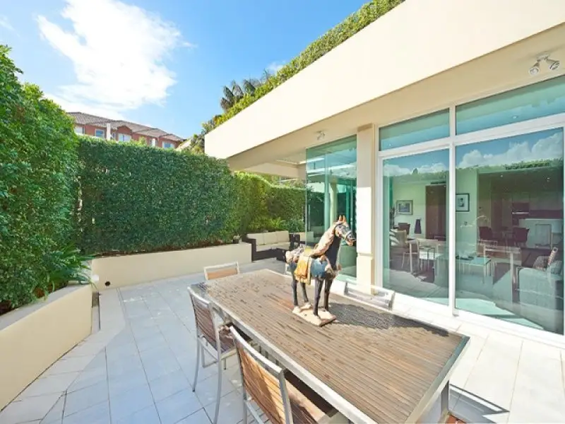 2/515 New South Head Road, Double Bay Sold by Bradfield Badgerfox - image 1
